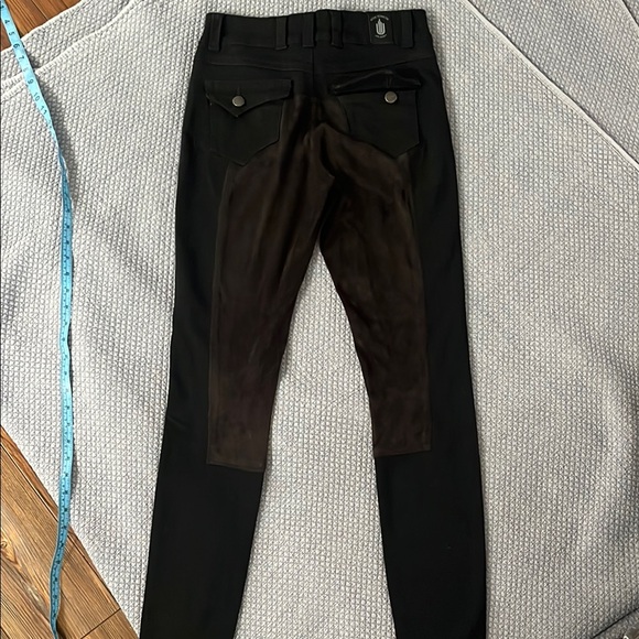 Kiya Tomlin Skinny Jodpur black Jeans Sz25
3 for $10 on any item <$10 in closet! - Picture 5 of 5